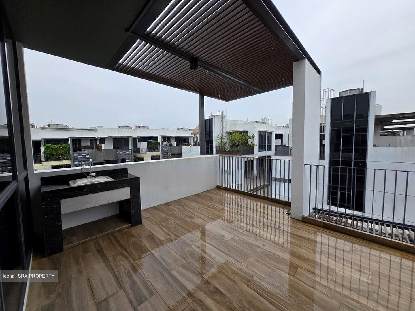 Sunrise Avenue (D28), Terrace #453678531